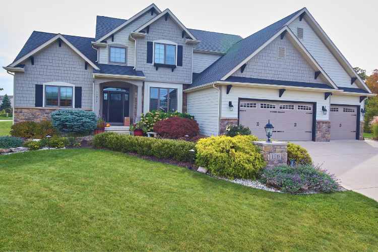 House with landscaping Which TN Home Buying Season Is The Best?