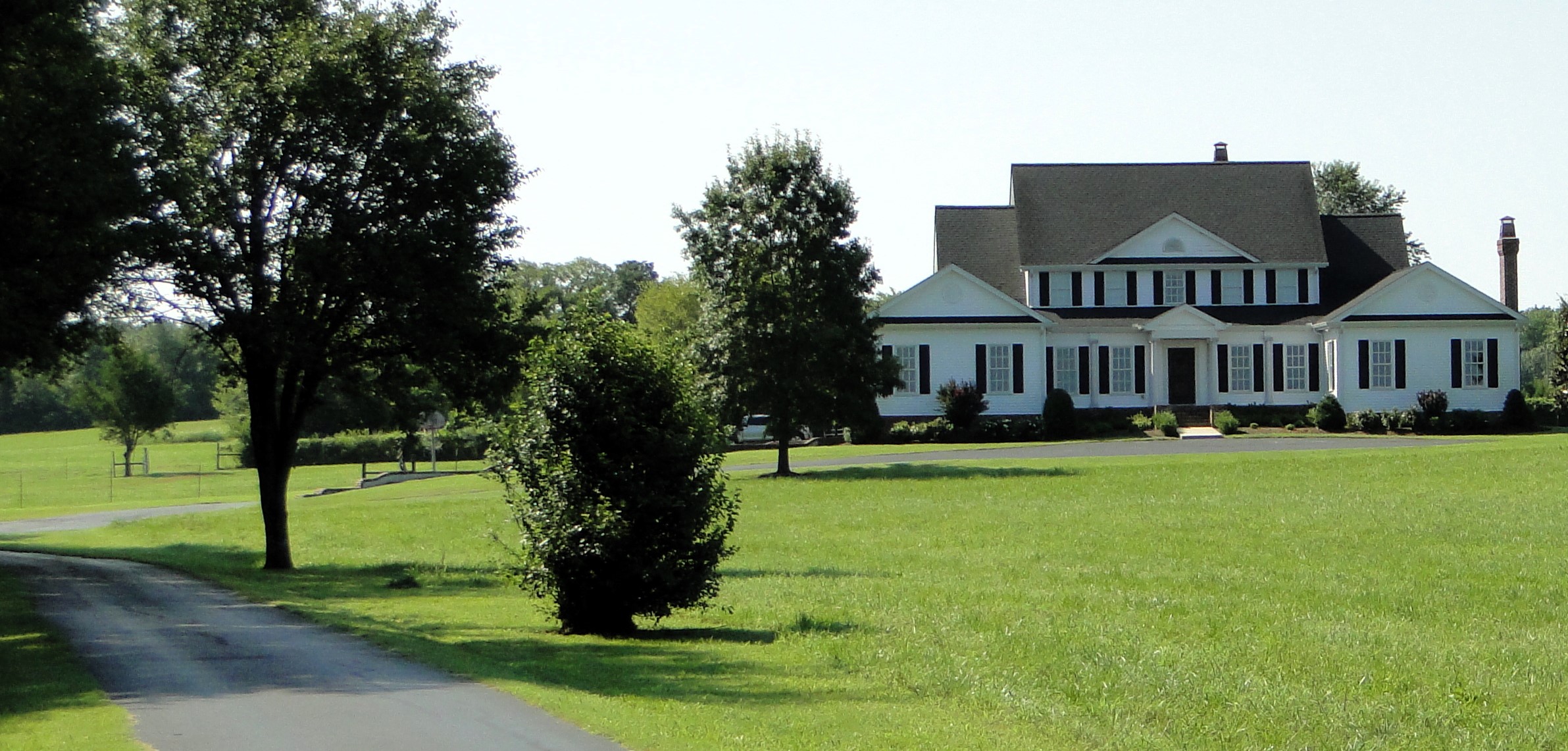 Discovering the Charm of Country Living: Exploring Homes in Middle Tennessee with Chuck Simpson